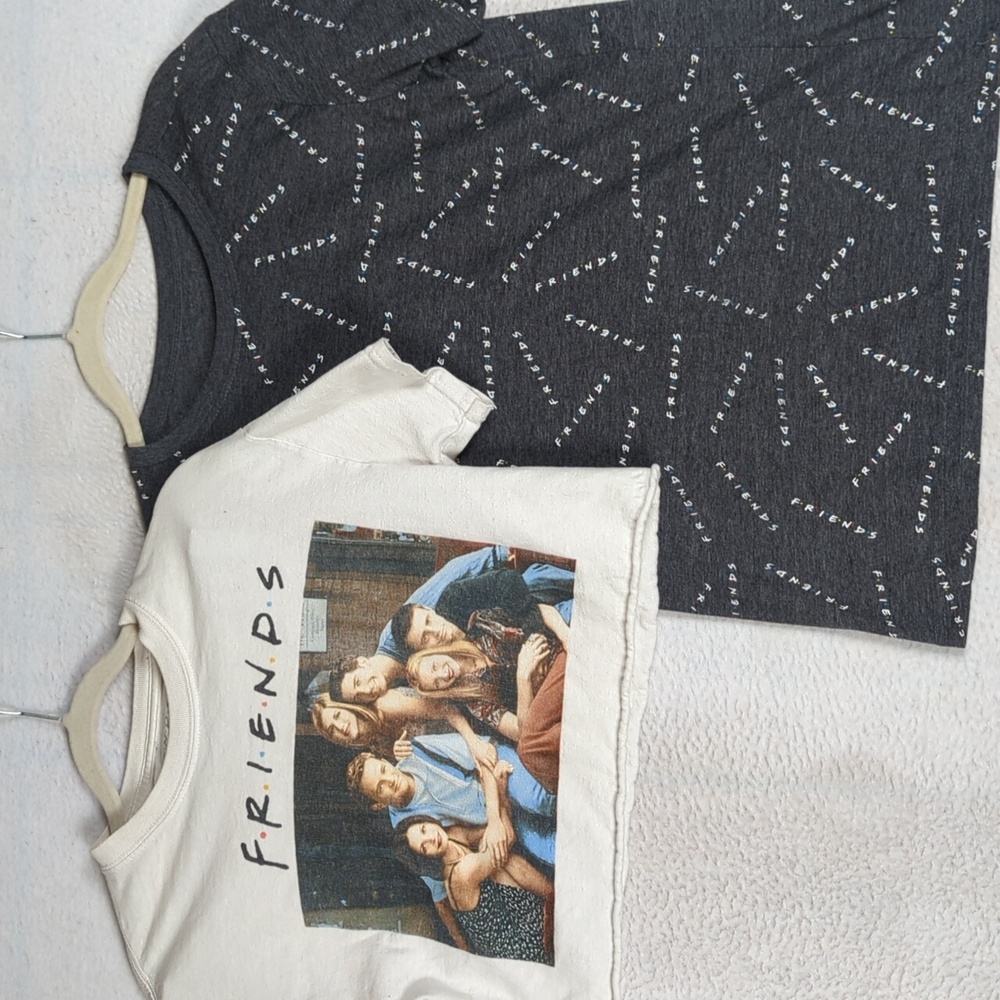 FRIENDS TV Show 90's Women's Tee Shirt Bundle Size S